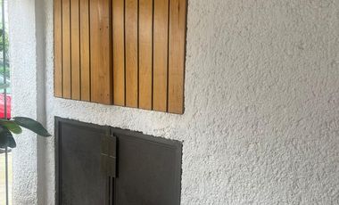 LINDA CASA EN CALLE CON VIGILANCIA