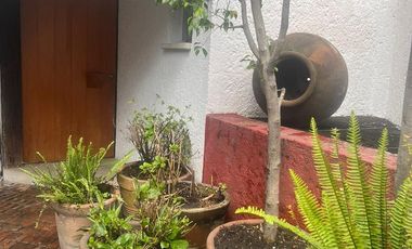 LINDA CASA EN CALLE CON VIGILANCIA