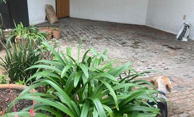 LINDA CASA EN CALLE CON VIGILANCIA