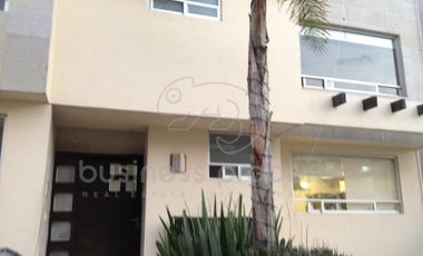 Hermosa Casa en Bosque de Tzalam, Zona Esmeralda.