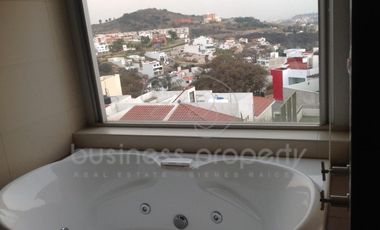 Hermosa Casa en Bosque de Tzalam, Zona Esmeralda.