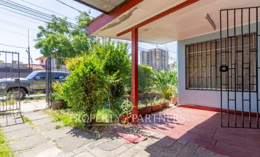 Increíble Casa en Armando Moock, Macul