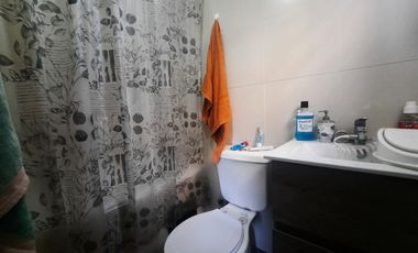 Grace Kelm vende Casa  en barrio cerrado/3 dorm /2 baños/ est 2 autos c/patio,en Buin