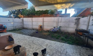 Grace Kelm vende Casa  en barrio cerrado/3 dorm /2 baños/ est 2 autos c/patio,en Buin
