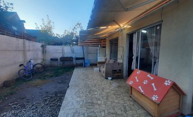 Grace Kelm vende Casa  en barrio cerrado/3 dorm /2 baños/ est 2 autos c/patio,en Buin
