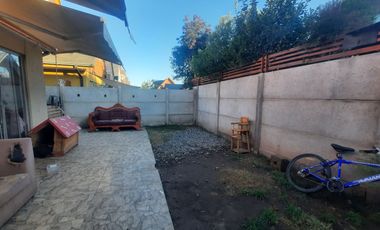 Grace Kelm vende Casa  en barrio cerrado/3 dorm /2 baños/ est 2 autos c/patio,en Buin