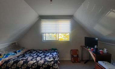 Grace Kelm vende Casa  en barrio cerrado/3 dorm /2 baños/ est 2 autos c/patio,en Buin