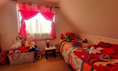Grace Kelm vende Casa  en barrio cerrado/3 dorm /2 baños/ est 2 autos c/patio,en Buin