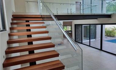 RENTA O VENTA DE CASA LAGOS DEL SOL, CANCUN