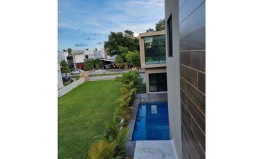 RENTA O VENTA DE CASA LAGOS DEL SOL, CANCUN