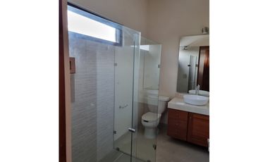 RENTA O VENTA DE CASA LAGOS DEL SOL, CANCUN