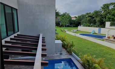 RENTA O VENTA DE CASA LAGOS DEL SOL, CANCUN