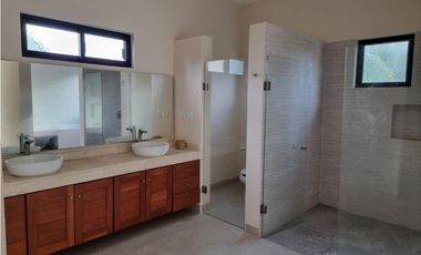 RENTA O VENTA DE CASA LAGOS DEL SOL, CANCUN