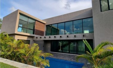 RENTA O VENTA DE CASA LAGOS DEL SOL, CANCUN