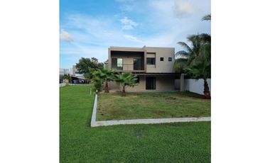 RENTA O VENTA DE CASA LAGOS DEL SOL, CANCUN