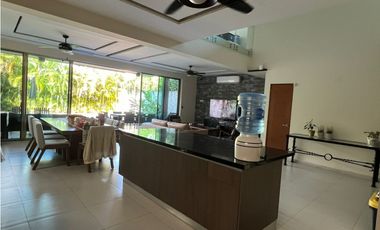 RENTA-VENTA CASA LAGOS DEL SOL- CANCUN