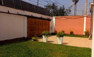 La Mejor Oportunidad De Gran Formato En Surco Frente Al Jockey Plaza