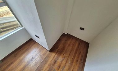 Local duplex en 1er piso puerta calle