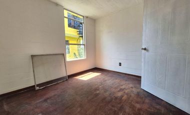 Local duplex en 1er piso puerta calle