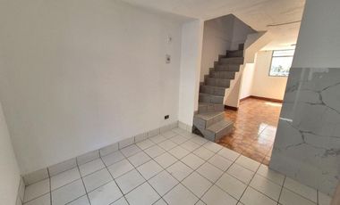 Local duplex en 1er piso puerta calle