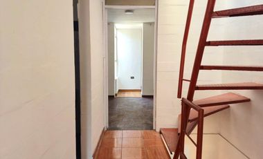 Local duplex en 1er piso puerta calle