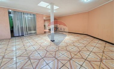 Casa muy espaciosa, 260 m2 utiles.