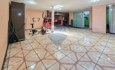 Casa muy espaciosa, 260 m2 utiles.