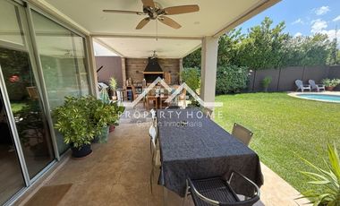 CASA 5 DORM MÁS SERVICIO, PISCINA, QUINCHO, PIEDRA ROJA