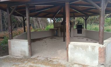 PARCELA CON QUINCHO EN STA ADRIANA