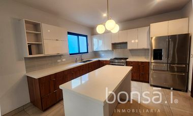 Casa en RENTA, Comercial Chapultepec, Zona Norte