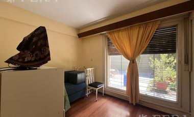 Venta de Casa 3 ambientes con Jardín y Cochera en Bernal