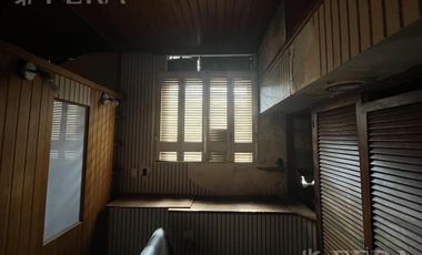 Venta de Casa 3 ambientes con Jardín y Cochera en Bernal