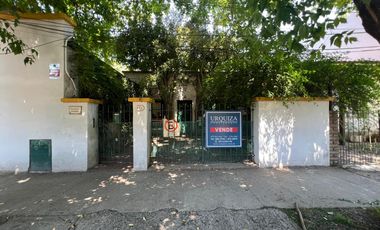 Casa en venta 2 dormitorios céntrica City Bell entre caminos