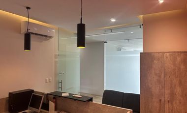 VENTA OFICINA AMUEBLADA AL NORTE DE MÉRIDA