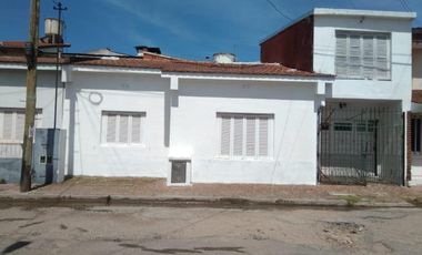 Casa en venta - 3 Dormitorios 2 Baños - Mar del Plata