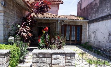 Casa en venta - 2 Dormitorios 1 Baño - Ciudadela