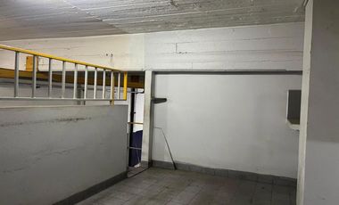 Depósito en alquiler - 3 Oficinas Baños - Gerlí