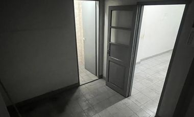 Depósito en alquiler - 3 Oficinas Baños - Gerlí