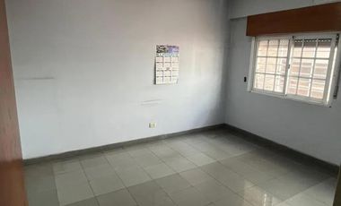 Depósito en alquiler - 3 Oficinas Baños - Gerlí