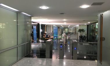 Lista para entrar con 4 cocheras