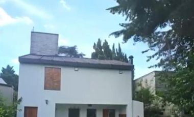 Casa en alquiler temporario - 3 Dormitorios 2 Baños - Ingeniero Maschwitz