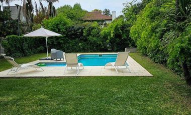 Casa en alquiler temporario - 3 Dormitorios 2 Baños - Ingeniero Maschwitz