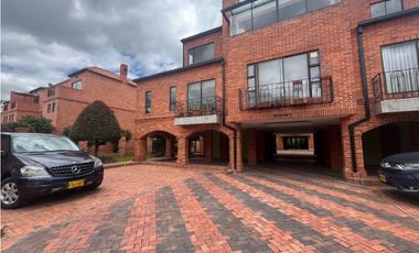 VENDO APARTAMENTO 1er PISO CHIA