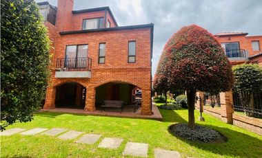 VENDO APARTAMENTO 1er PISO CHIA