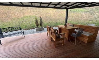 Casa campestre en unidad con portón eléctrico en el Carmen de Viboral