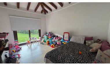 Casa campestre en unidad con portón eléctrico en el Carmen de Viboral