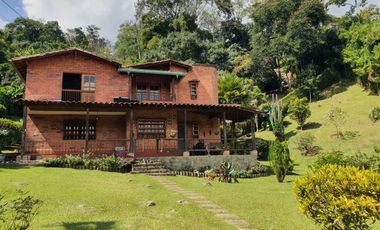 CASA FINCA EN AMAGA PARA LA VENTA