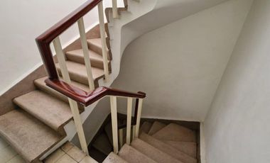 Casa en calle cerrada, con alberca en Jardín Balbuena