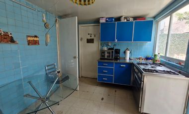 Casa en calle cerrada, con alberca en Jardín Balbuena