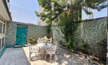 Casa en calle cerrada, con alberca en Jardín Balbuena